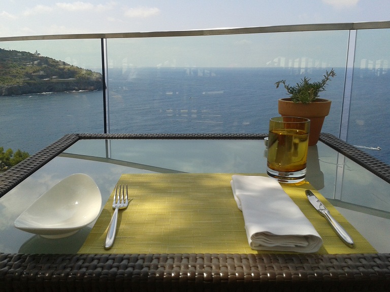 Lunch with a view at the Jumeirah
